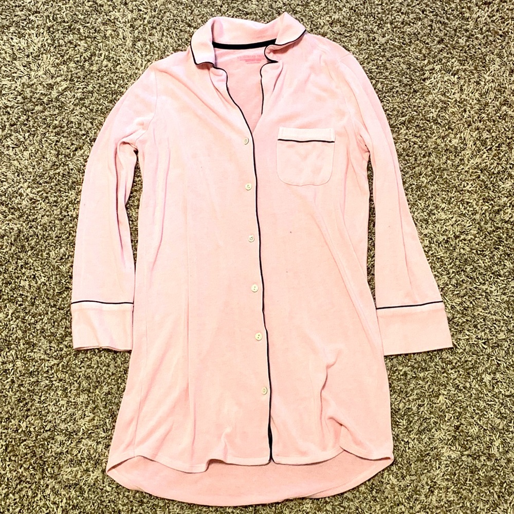 Brand is Victoria Secret,color is pink and black and size is S